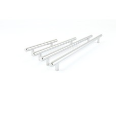 Bar Handle Steel Handle with Brass Feet Fixing Centres 96-184 mm Beswick Polished chrome-plated fixing centres 128 mm