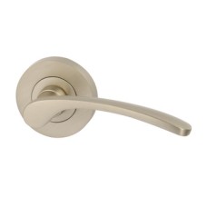 Lever Handles on Round Roses Zinc Alloy Drayton Designed for interior doors Polished chrome