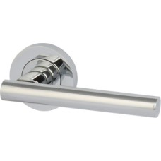 Lever Handles on Round Roses Zinc Alloy Varthen Designed for interior doors Polished chrome